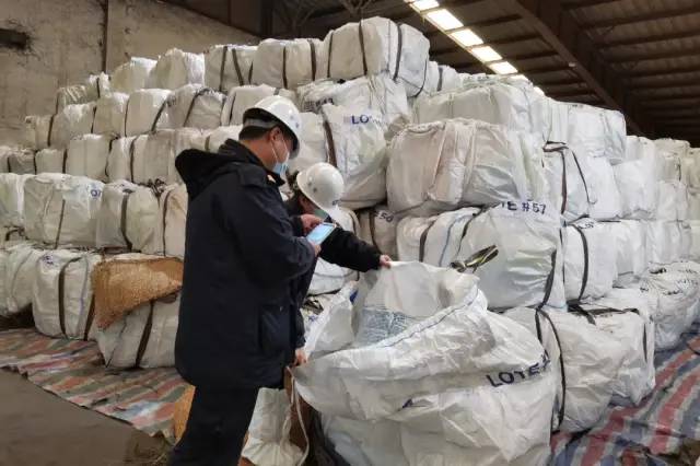 鋰<a href='http://www.westfieldfloors.com' title='電池海運' >電池海運</a>