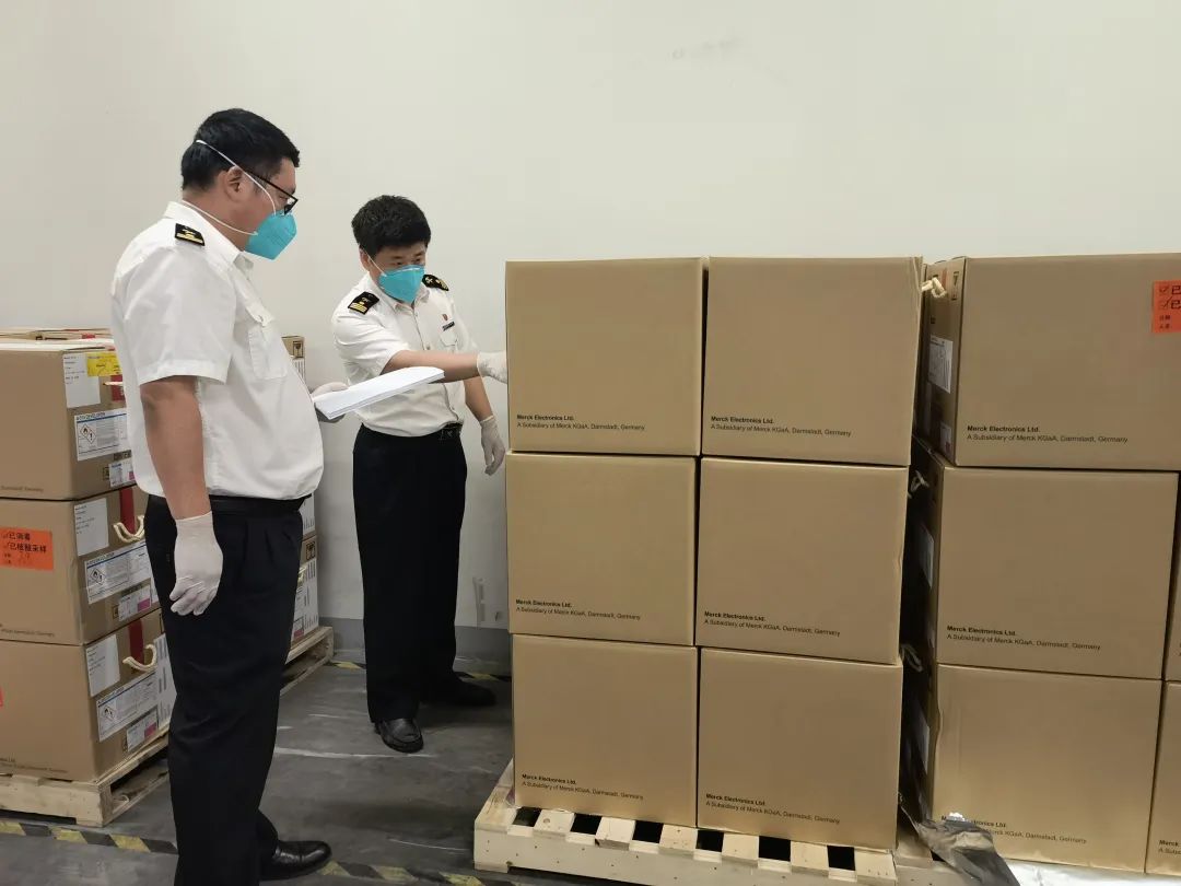 <a href='http://www.westfieldfloors.com' title='電池海運' >電池海運</a>